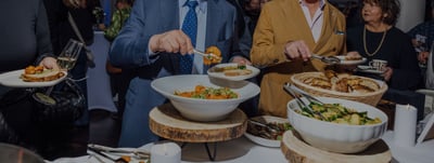 Pikkujoulujen catering yritykselle Helsingissä: näin tilaat helposti